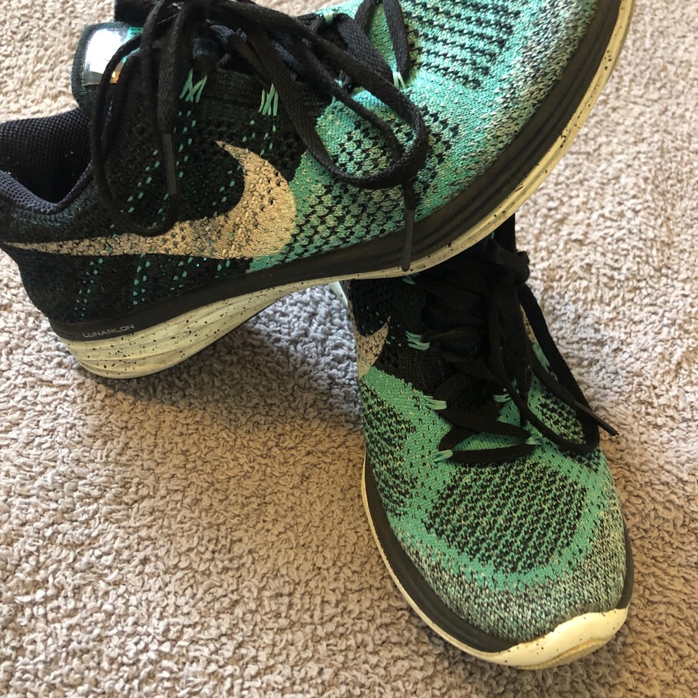 Nike Flyknit Womens running shoes 8